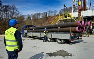 Debrunner Acifer AG: Debrunner Acifer liefert 17'710 m Stahlrohre für Geothermie / Erfolgreiche Anlieferung der Stahlrohre (BILD)