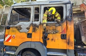 Feuerwehr Ratingen: FW Ratingen: Zusatzmeldung: Weitere Bilder. LKW Brand auf dem Maubeuger Ring, Vollsperrung für mehrere Stunden