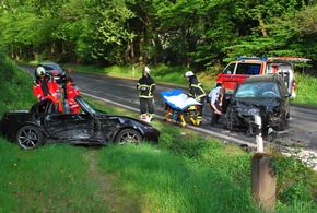 FW-MK: Einsatzreicher Sonntag für die Feuerwehr Iserlohn - mehrere Personen verletzt