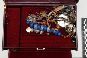 POL-COE: Nottuln, Am Vogelbusch, Schapdettener Stra&szlig;e/M&ouml;gliches Diebesgut - Polizei sucht Eigent&uuml;mer