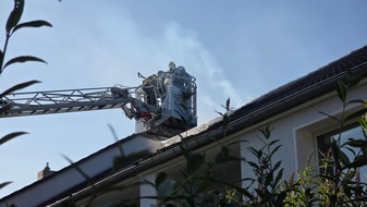 Freiwillige Feuerwehr Celle: FW Celle: Dachstuhlbrand in Altencelle