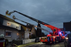 Feuerwehr Mülheim an der Ruhr: FW-MH: Komplizierter Einsatz für die Feuerwehr. Glück für die Bewohner eines Wohnhauses in Mülheim-Saarn.