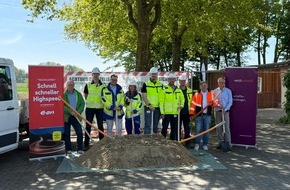 Westconnect GmbH: Pressemeldung: Spatenstich: Westconnect startet Glasfaserausbau in Lippstadt Lohe