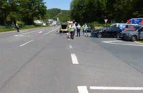 Kreispolizeibehörde Oberbergischer Kreis: POL-GM: Fünf Verletzte und drei beschädigte Pkw bei Unfall an der Anschlussstelle Derschlag in Pochwerk