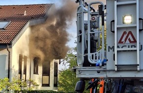 Feuerwehr Stuttgart: FW Stuttgart: Zimmerbrand mit starker Rauchentwicklung