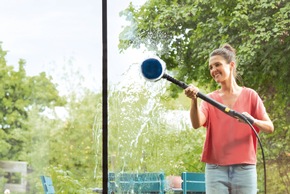 Pressemitteilung: So wird das Gew&auml;chshaus im Garten schnell und komfortabel gereinigt