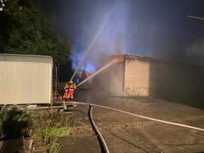 Feuerwehr Weeze: Industriehallenbrand