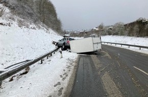 Polizeidirektion Neuwied/Rhein: POL-PDNR: Niederfischbach- Fahrzeuggespann kommt bei winterglatten Straßenverhältnissen von der Fahrbahn ab