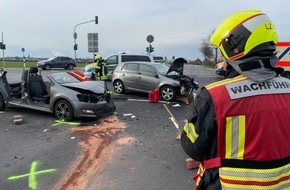 Feuerwehr Neuss: FW-NE: Verkehrsunfall zwischen zwei Pkw | zwei Personen verletzt