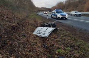 Polizeidirektion Kaiserslautern: POL-PDKL: A62/Kusel, Ein Leichtverletzter und hoher Sachschaden