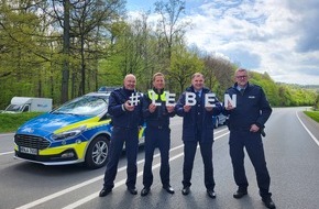 Polizei Lippe: POL-LIP: Kreis Lippe/Kreis Paderborn. Gemeinsamer Kontrolleinsatz der Polizei Lippe und Polizei Paderborn auf der Bundesstraße 1 - Bilanz.