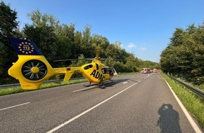 Feuerwehr Bergheim: FW Bergheim: Schwerverletzter Motorradfahrer nach Unfall in Bergheim Rettungshubschrauber im Einsatz - Landstraße voll gesperrt