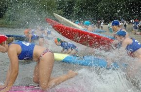 DLRG - Deutsche Lebens-Rettungs-Gesellschaft: Favoriten siegen am Altwarmbüchener See / Nationale Rettungssportserie zeigt Sport auf hohem Niveau (BILD)