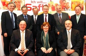 VdF Verband der deutschen Fruchtsaft-Industrie: Mitgliederversammlung Erfurt - Fruchtsaft-Industrie wählt neuen Präsidenten (FOTO)