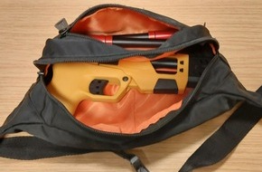 Bundespolizeiinspektion Stralsund: BPOL-HST: Gefährliche Fundsache abgegeben - Sicherstellung einer Waffe