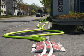 FW LK Esslingen: Gro&szlig; angelegte &Uuml;bung des Gemeindeverwaltungsverband Reichenbach an der Fils im Gewerbegebiet Leintel.