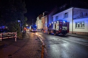 Kreisfeuerwehr Rotenburg (Wümme): FW-ROW: Brennt Keller in Mehrfamilienhaus - mehrere Personen aus dem Gebäude durch die Feuerwehr gerettet