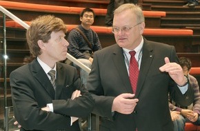 Schüco International KG: Schüco steigert Umsatz 2008 um über 20 Prozent: Durch Energieeffizienz von Gebäuden auf 2,2 Mrd. Euro
