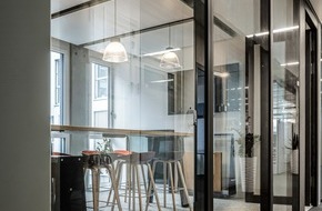 Lindner Group KG: Vom Holzabfall zum nachhaltigen Wandrahmen - Lindner Life Stereo_GCC