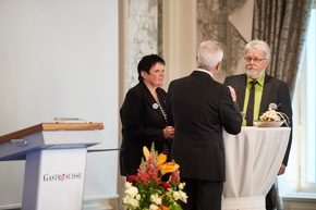 Conférence de presse annuelle GastroSuisse, 25 avril 2018, à Berne / 
L&apos;hôtellerie-restauration suisse récupère: Premiers signes d&apos;un redressement après des années difficiles