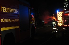 Feuerwehr Mülheim an der Ruhr: FW-MH: Feuerschein war weit zu sehen #fwmh