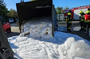 Kreisfeuerwehr Rotenburg (Wümme): FW-ROW: Containerbrand beschäftigt Feuerwehren