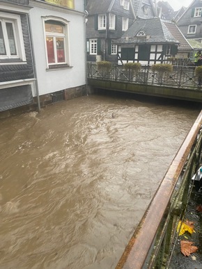 FW-Velbert: Hochwasserereignis in Velbert-Langenberg und-Neviges - Feuerwehr im Dauereinsatz