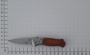 Bundespolizeidirektion Sankt Augustin: BPOL NRW: Zugbegleiterin beleidigt und geschubst - Bundespolizei leitet Ermittlungsverfahren ein und stellt Springmesser sicher