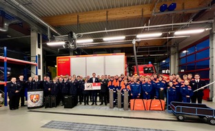 Kreisfeuerwehrverband Pinneberg: FW-PI: Sparkasse Südholstein fördert Jugendfeuerwehren im Kreis Pinneberg mit 7500 Euro