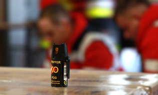 Feuerwehr Essen: FW-E: Pfefferspray in Klassenraum versprüht, zehn Schülerinnen und Schüler sowie die Lehrerin betroffen