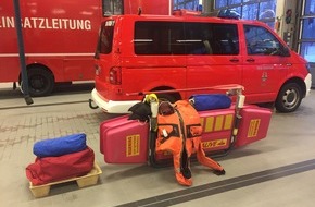 Freiwillige Feuerwehr Celle: FW Celle: Auf den Ernstfall vorbereitet - Eisretter der Feuerwehr Celle einsatzbereit!