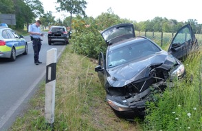 Polizei Minden-Lübbecke: POL-MI: Auto kommt von Straße ab