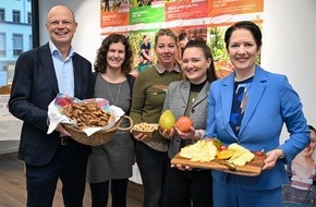 Verbraucherzentrale Nordrhein-Westfalen e.V.: So viel Arbeit steckt im Apfel: Mehr wissen und weniger wegwerfen