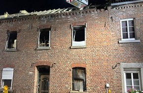 Freiwillige Feuerwehr Gangelt: FW Gangelt: Drohender Einsturz an Brandruine