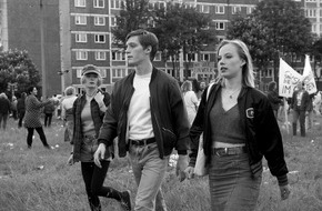 ZDF: WIR-Vielfaltspreis für ZDF-Koproduktion "Wir sind jung. Wir sind stark." / Ehrung für Regisseur Burhan Qurbani (FOTO)