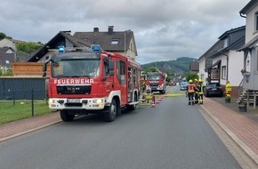 Freiwillige Feuerwehr Finnentrop: FW Finnentrop: Brand eines Holzschuppens in Finnentrop-Heggen
