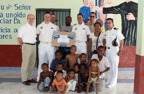 Presse- und Informationszentrum Marine: Deutsche Marine - Pressemeldung: Diplomatie und Einsatz: Deutsche Marinesoldaten spenden in Kolumbien für alleinerziehende Mütter - Teilnahme an US-Großmanöver