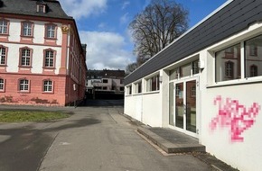 Polizeidirektion Wittlich: POL-PDWIL: Sachbeschädigung durch Graffiti
