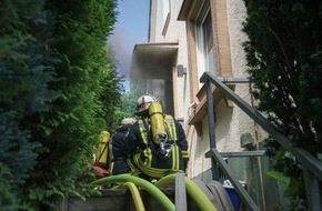 Freiwillige Feuerwehr Menden: FW Menden: Einfamilienhaus nach Küchenbrand unbewohnbar