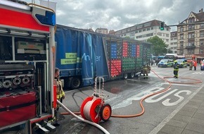 Feuerwehr Stuttgart: FW Stuttgart: Brennende Achse eines Sattelschleppers am Marienplatz