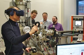 Universität Osnabrück: Osnabrücker Hochschulen entwickeln gemeinsam mit der VR-Agentur mindQ GmbH ein Virtual Reality-System für die Laborarbeit in den Nanowissenschaften