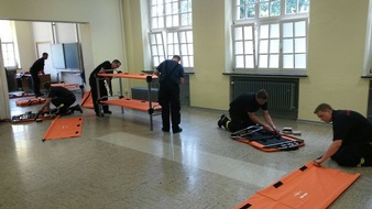 Feuerwehr der Stadt Arnsberg: FW-AR: Land errichtet mit städtischer Amtshilfe Notunterkunft für Flüchtlinge in Arnsberg