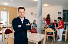 MONE Consulting GmbH: Abwerbeversuche in der Pflege nehmen zu - HR-Experte verrät 7 Tipps, mit denen Pflegeunternehmen ihre Mitarbeiter langfristig an sich binden
