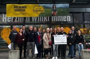 Edeka S&uuml;dwest: Presse-Information: Spendenaktion im E-Center erzielt 1.500 Euro f&uuml;r &ouml;rtliche Vereine