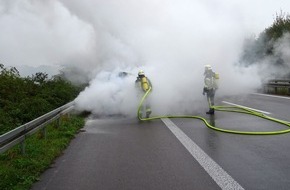 Freiwillige Feuerwehr der Gemeinde Sonsbeck: FW Sonsbeck: PKW-Brand auf der A57