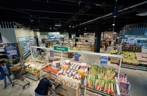 EDEKA ZENTRALE Stiftung & Co. KG: Frisch, vielfältig und ganz weit vorn: EDEKA-Unternehmer gewinnen "Deutschen Frucht Preis 2020" für beste Obst- und Gemüseabteilungen