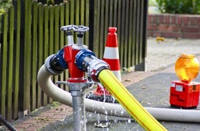 Freiwillige Feuerwehr H&uuml;nxe: FW H&uuml;nxe: Vermeintlicher Wasserrohrbruch in H&uuml;nxe