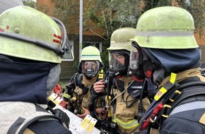 Feuerwehr Essen: FW-E: Aufzugsbrand in Essen-Holsterhausen - Rauch breitet sich über mehrere Etagen aus