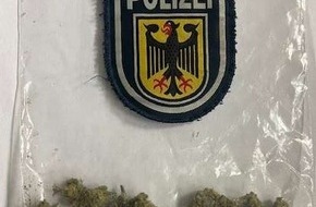 Bundespolizeidirektion Sankt Augustin: BPOL NRW: 21-Jähriger mit Drogen in S4 - Bundespolizisten beweisen richtigen "Riecher"