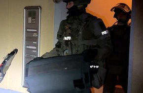Polizeidirektion Osnabrück: POL-OS: Drogen im Wert von 1 Million Euro sichergestellt - Erfolgreicher Schlag gegen mutmaßliche Drogenhändler-Bande in Niedersachsen und Nordrhein-Westfalen (VIDEO)